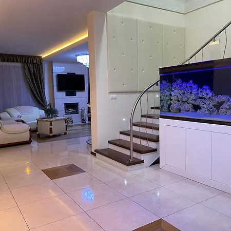 Luxury Villa *